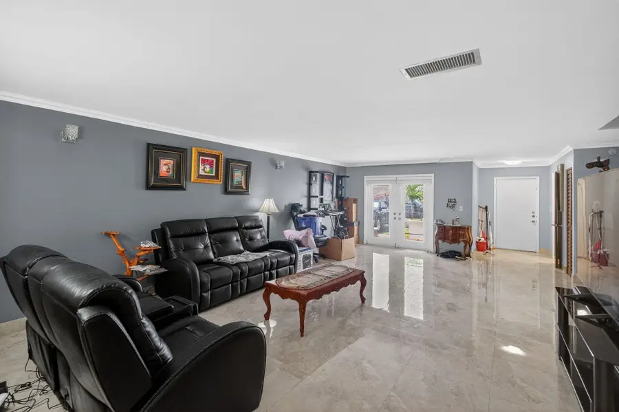 928 NE 27th Avenue, Hallandale Beach, FL 33009 - #2