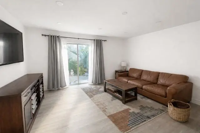 809 W Oakland Park Boulevard #K1, Oakland Park, FL 33311 - #3