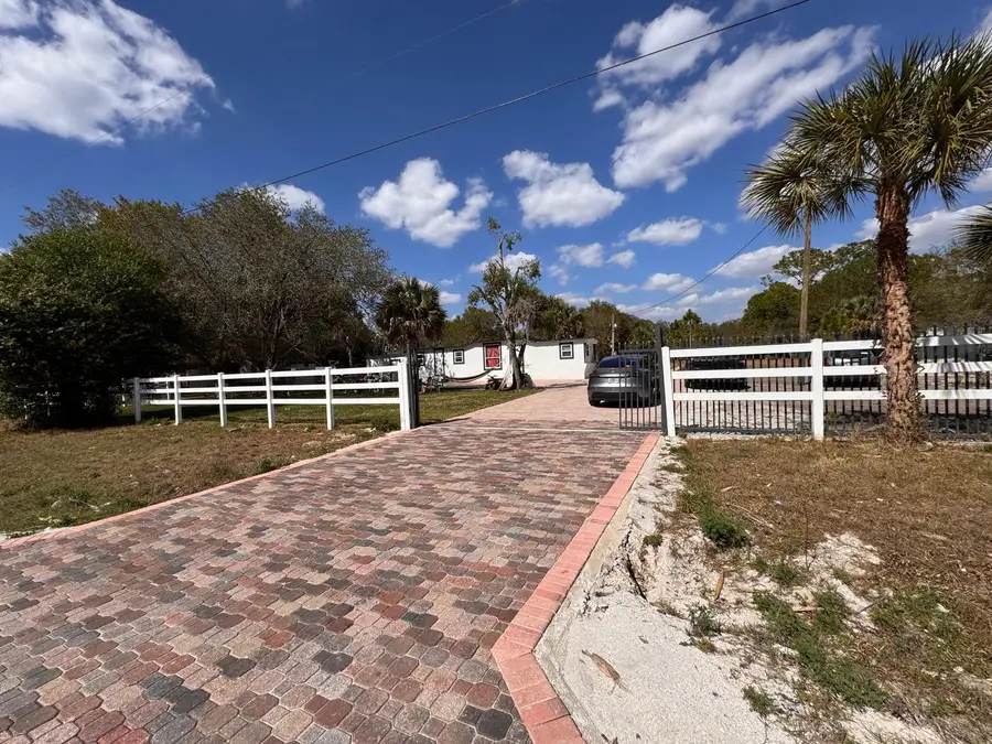 357 Hunting Club Avenue, Clewiston, FL 33440 - #2