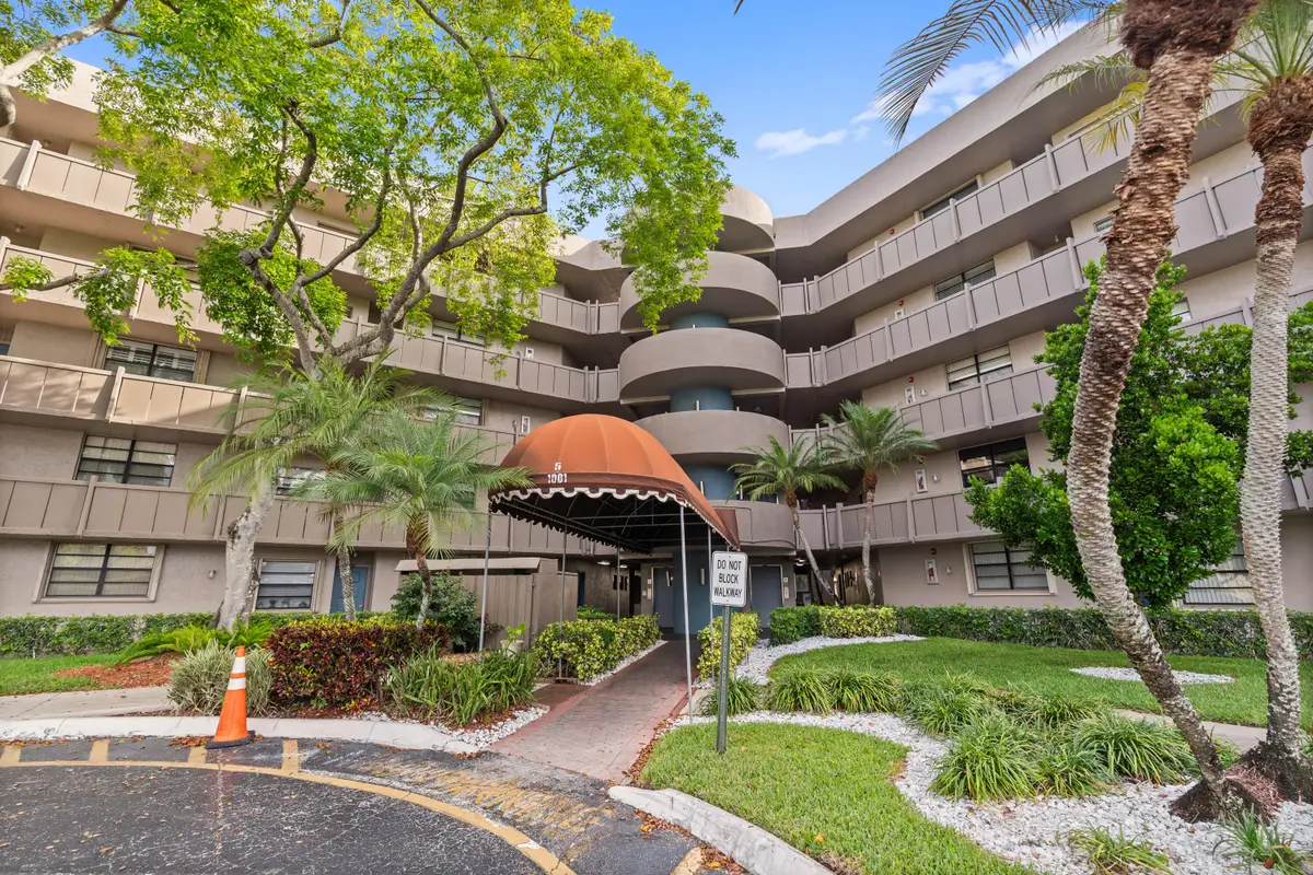 1001 Colony Point Circle, Pembroke Pines, FL 33026 - #1