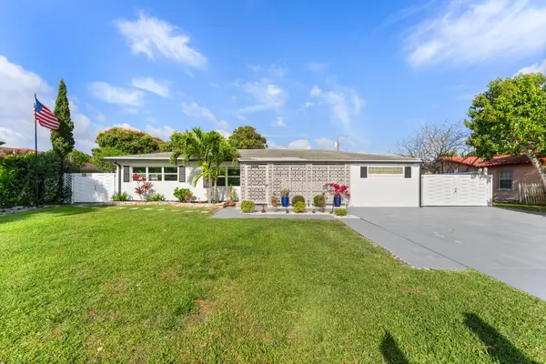 6411 Lake Clarke Drive, Lake Clarke Shores, FL 33406