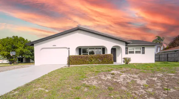 2538 SE Price Court, Port St Lucie, FL 34984