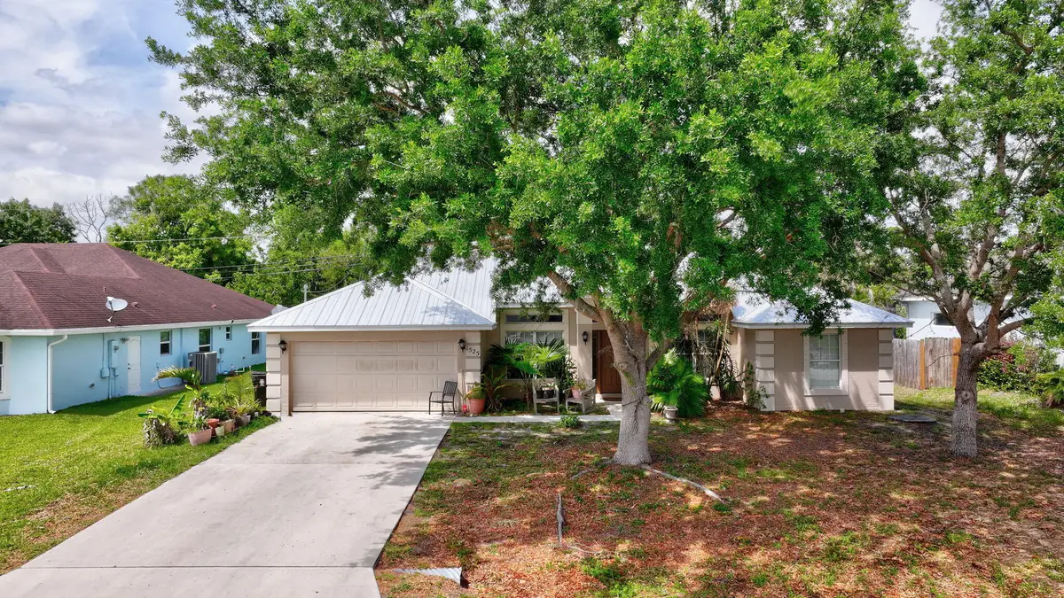 1525 SW Falmouth Avenue, Port Saint Lucie, FL 34953 - #1