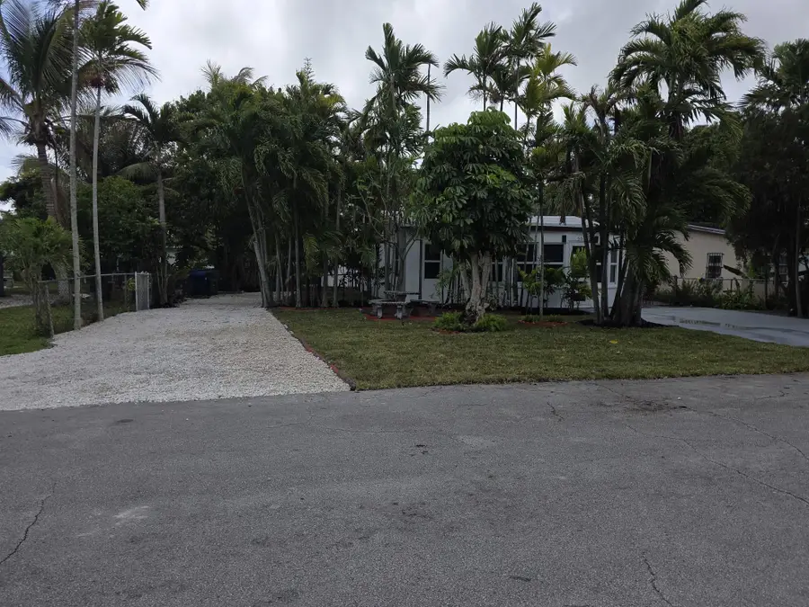 554 NW 102nd Street, Miami, FL 33150 - #3