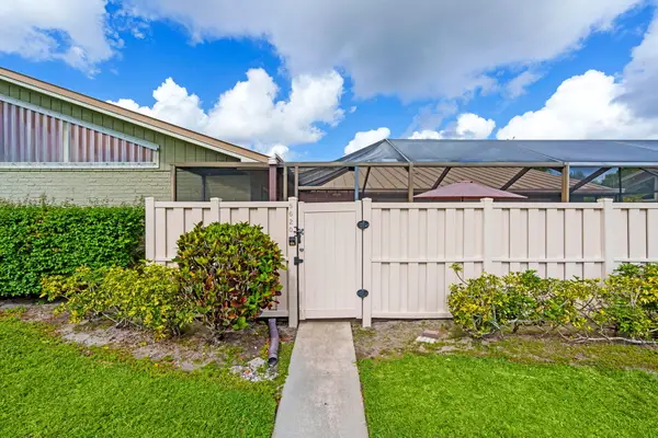 5620 Eagle Lake Drive, Palm Beach Gardens, FL 33418