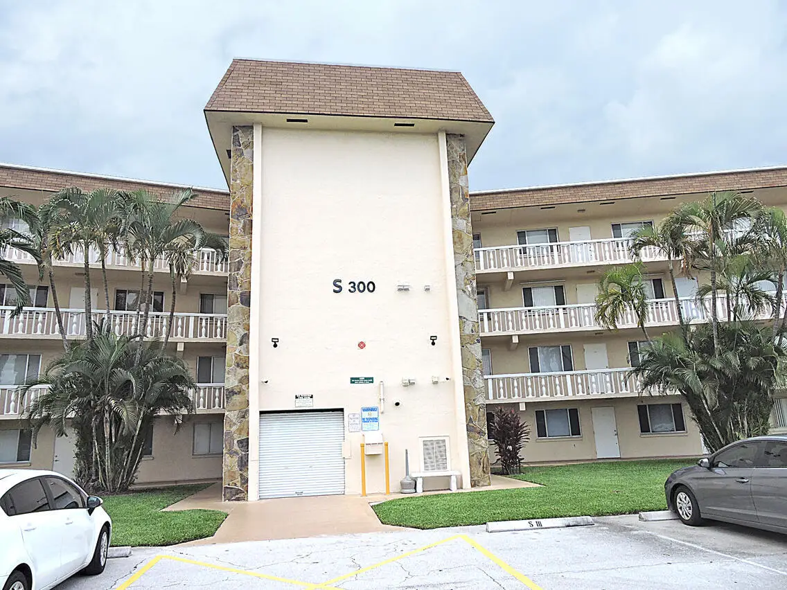 300 Village Green Circle S #220, Palm Springs, FL 33461 - #1