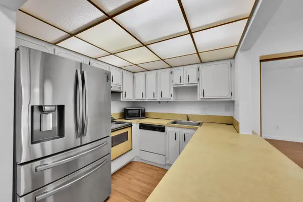 7100 NW 17th Street #217, Plantation, FL 33313