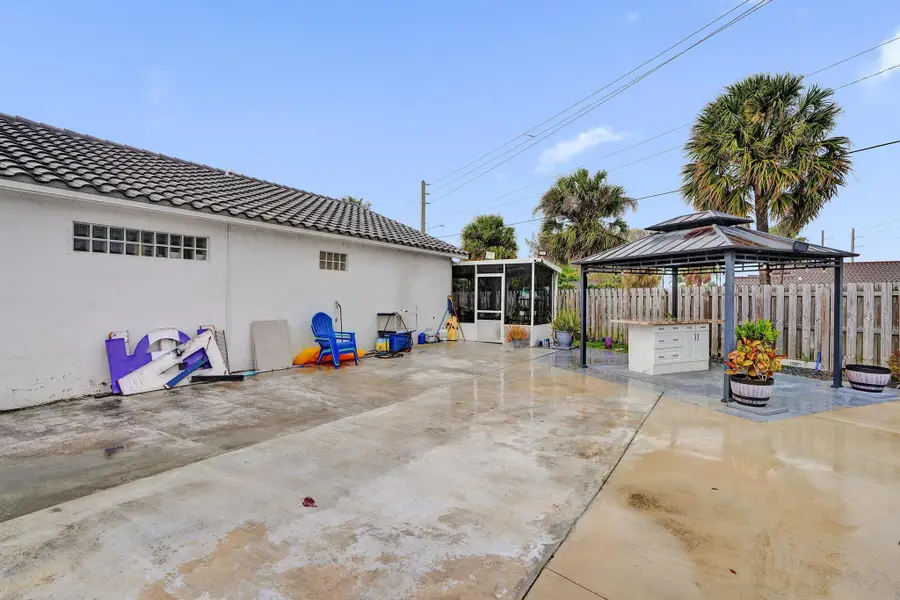 7635 NW 168th Terrace, Hialeah, FL 33015 - #2