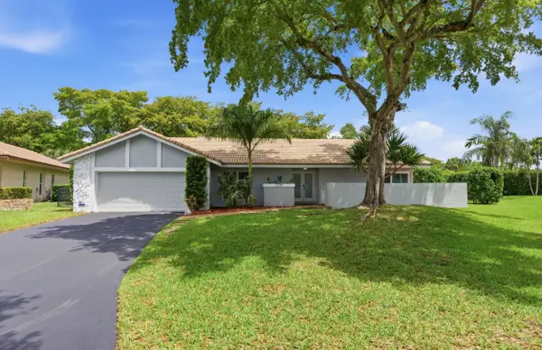 1537 NW 108th Way, Coral Springs, FL 33071