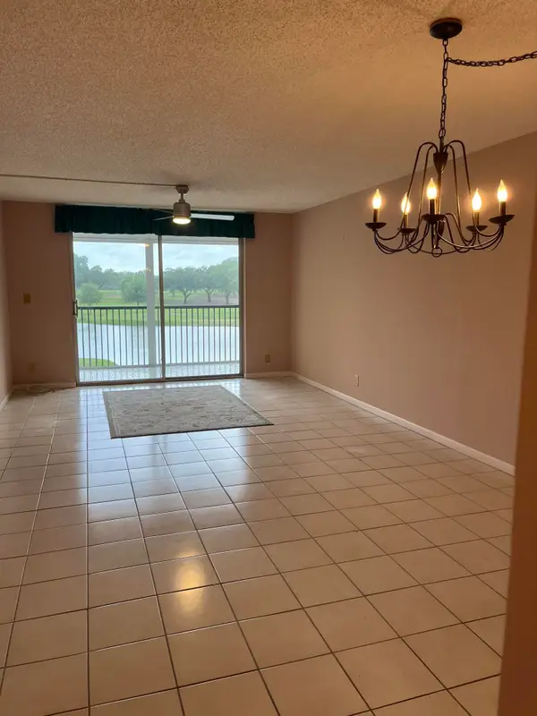 3001 W Rolling Hills Circle #301, Davie, FL 33328