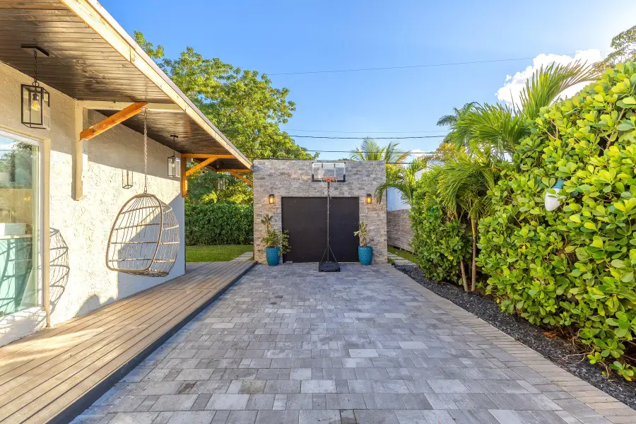 726 Lytle Street, West Palm Beach, FL 33405 - #3