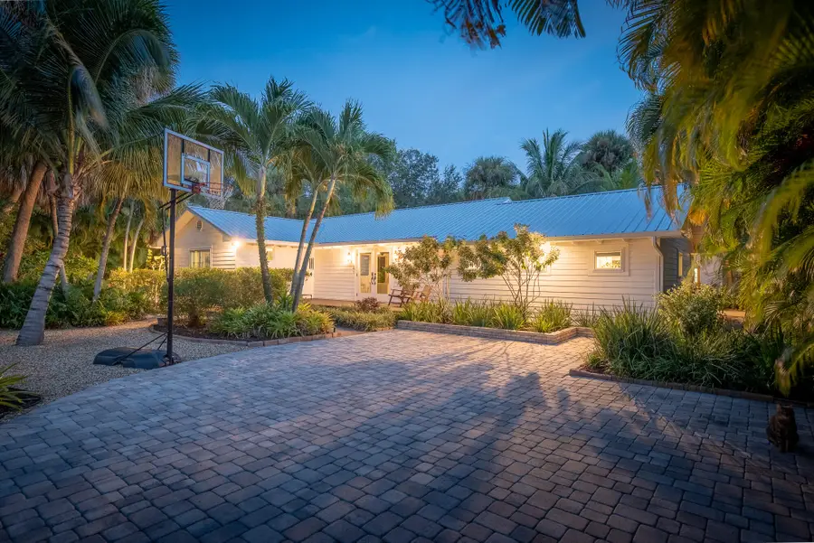 547 SW Riverview Street, Stuart, FL 34994 - #3