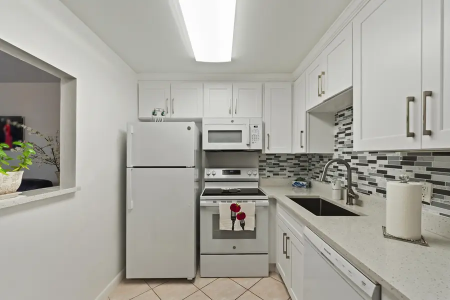 126 Southampton B, West Palm Beach, FL 33417 - #2
