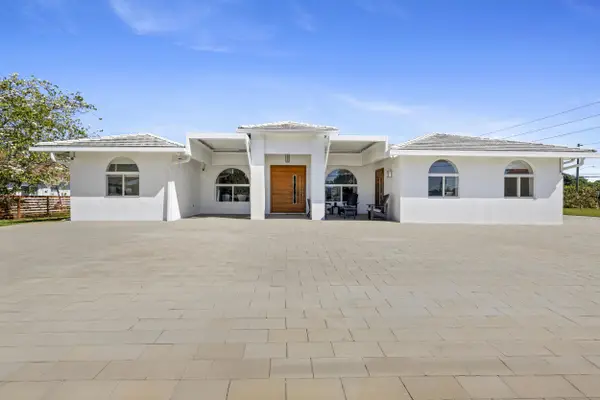 13621 SW 16th Street, Davie, FL 33325