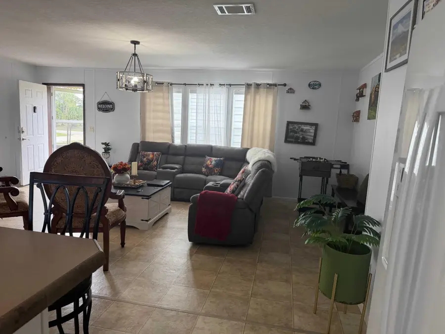 445 Hunting Club Avenue, Clewiston, FL 33440 - #3