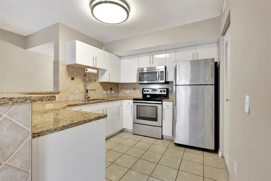 310 Villa Circle #310, Boynton Beach, FL 33435 - #3