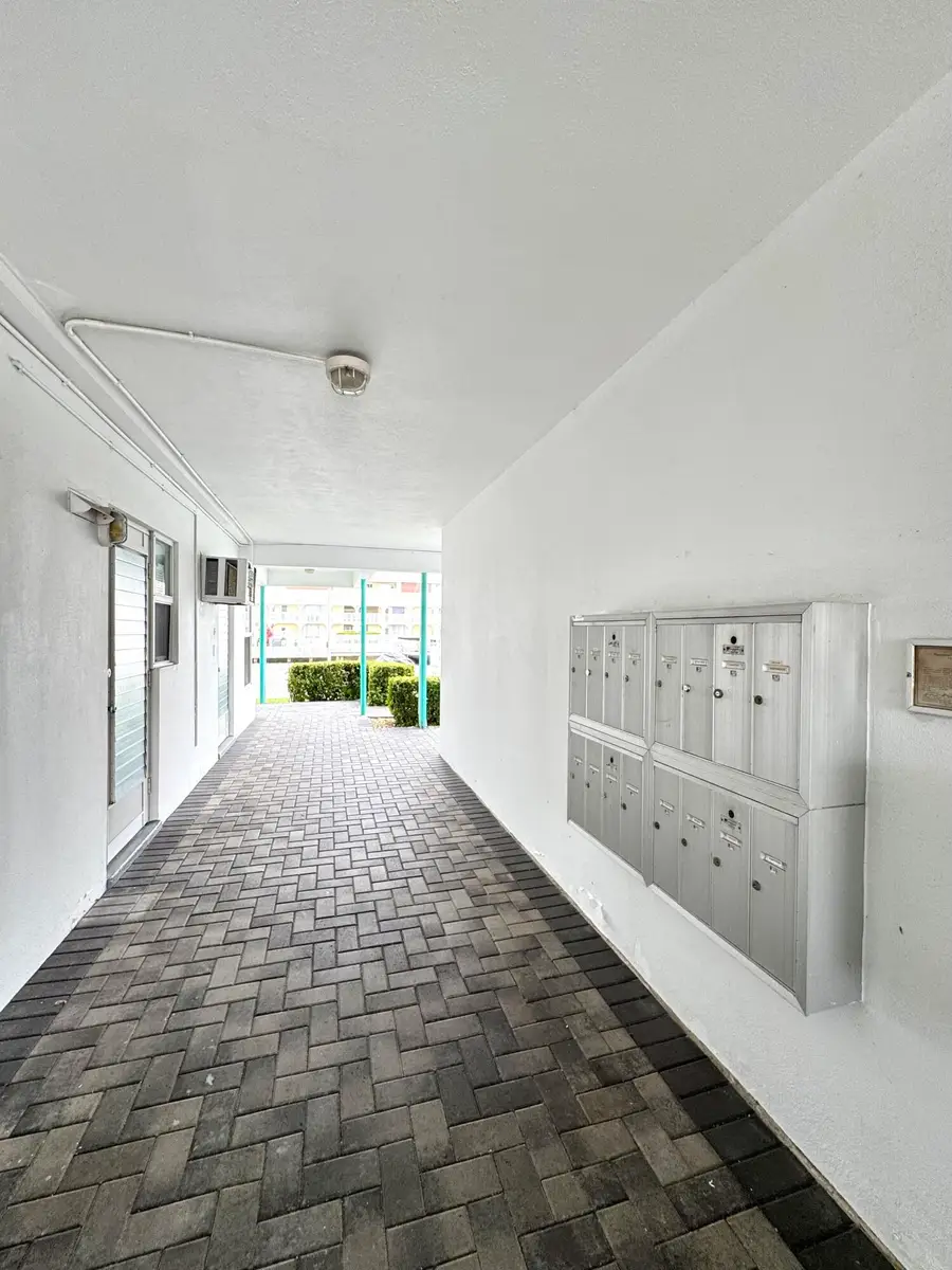 2841 NE 32nd Street #10, Fort Lauderdale, FL 33306 - #3