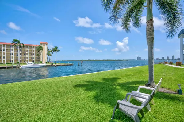 111 Shore Court #305, North Palm Beach, FL 33408