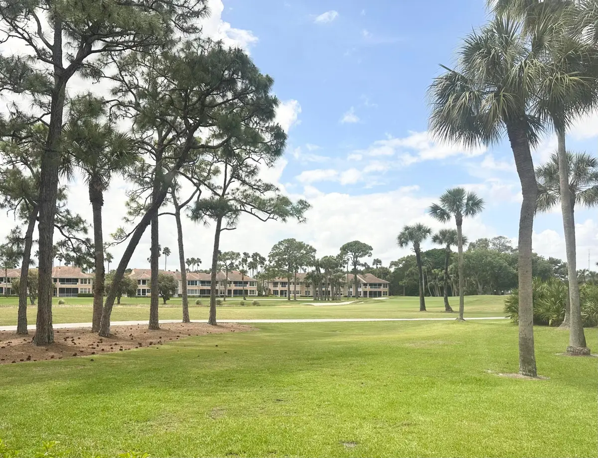 302 Brackenwood Circle, Palm Beach Gardens, FL 33418 - #1