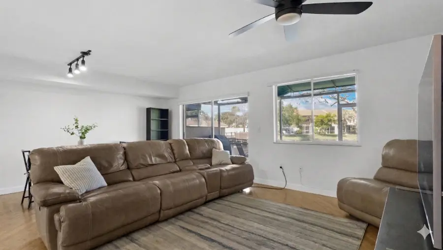 638 N University Drive, Plantation, FL 33324 - #3