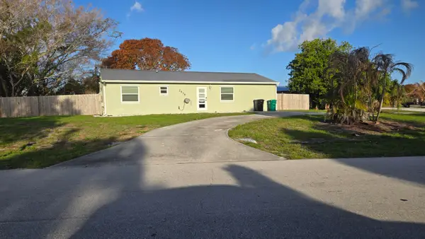 2538 SE Allen Street, Port St Lucie, FL 34984