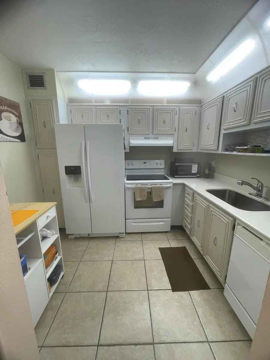 2821 Somerset Drive, Lauderdale Lakes, FL 33311 - #3