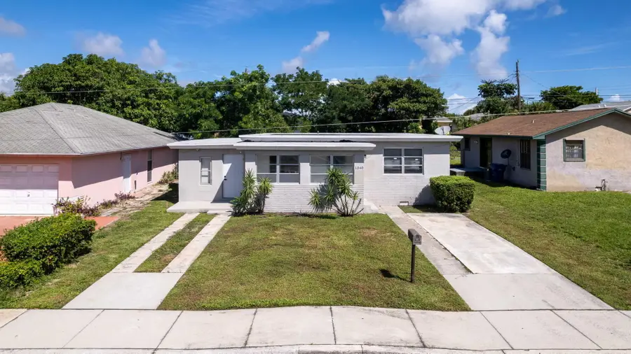 1340 W 33rd Street, Riviera Beach, FL 33404 - #2