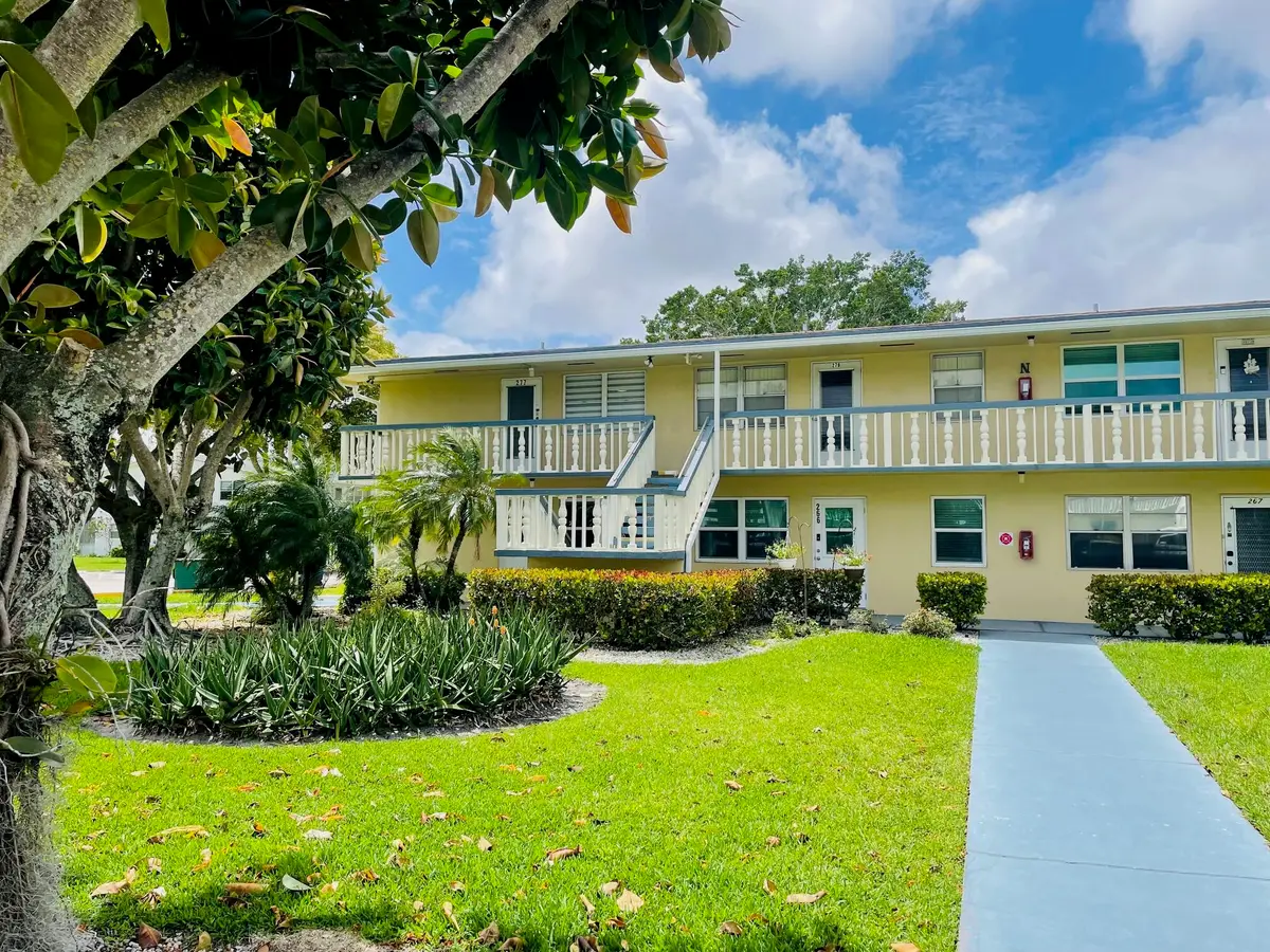 277 Chatham N, West Palm Beach, FL 33417 - #1