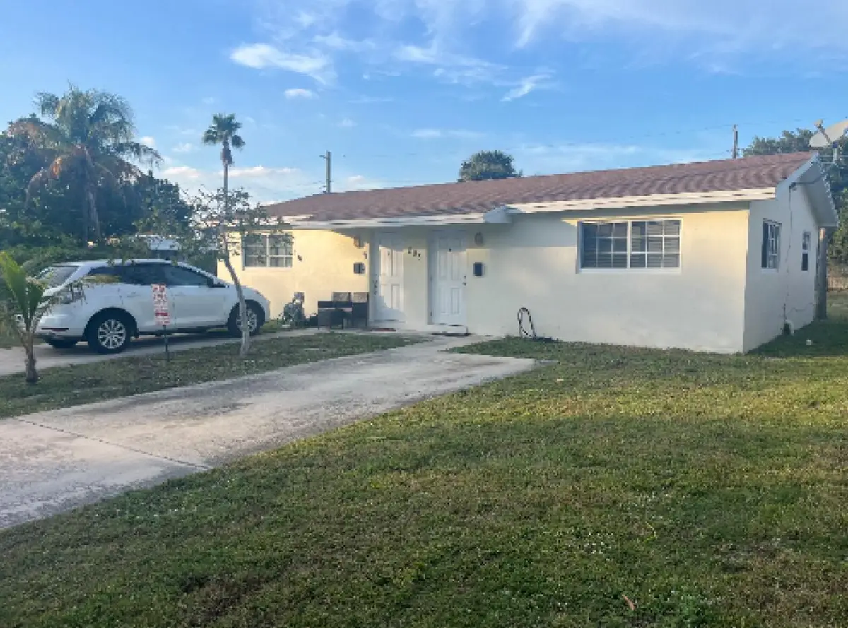 203 SE 4th Avenue, Boynton Beach, FL 33435 - #1