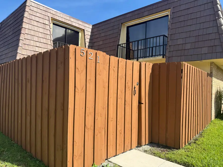 521 Springdale Circle, Palm Springs, FL 33461 - #3