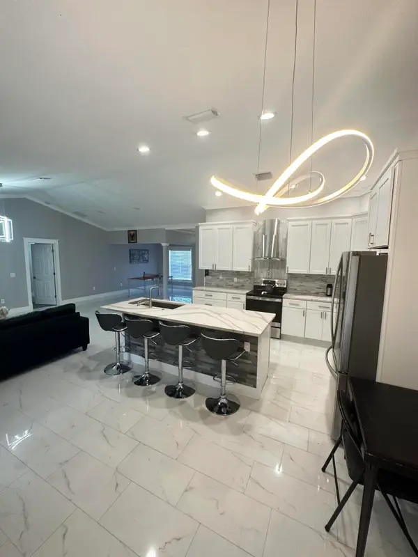 3660 SW Bonwold Street, Port St Lucie, FL 34953