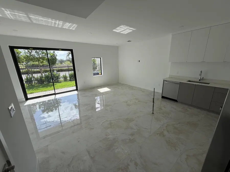 111 NW 15th Court, Pompano Beach, FL 33060 - #3