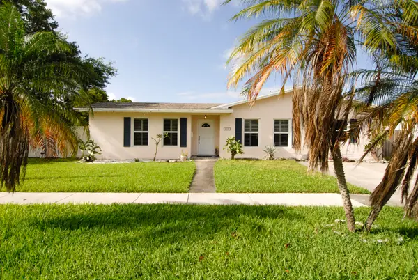 205 SE 4th Terrace #1-2, Dania Beach, FL 33004