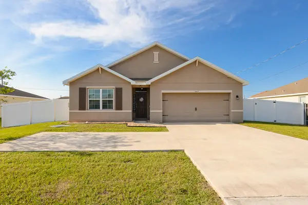 567 SW Paar Drive, Port St Lucie, FL 34953