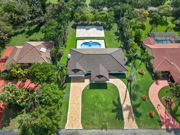 5510 W Castlegate Avenue, Davie, FL 33331 - #1