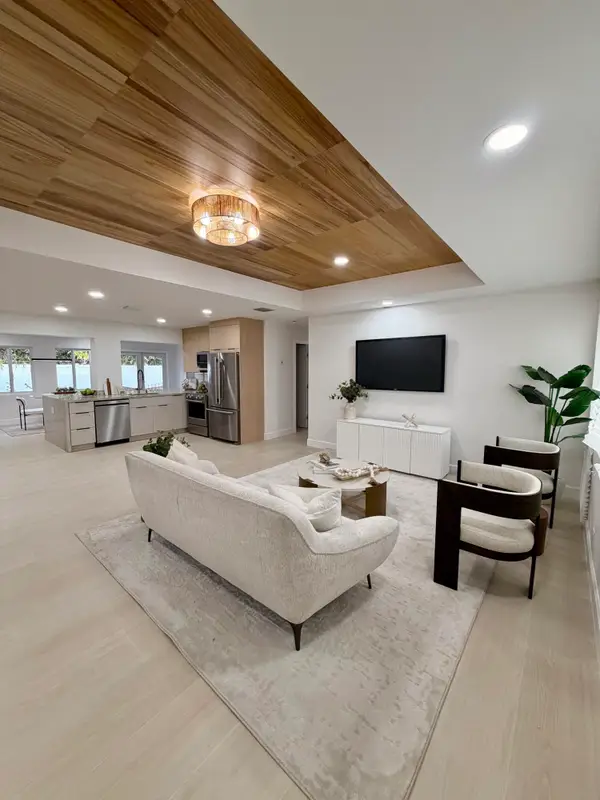 2814 SW 5th Street, Boynton Beach, FL 33435