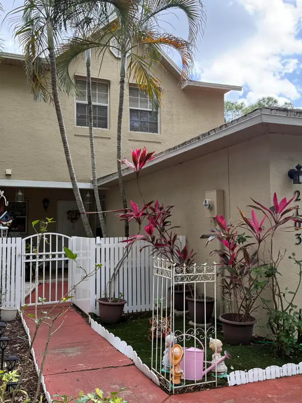 2103 Maplewood Drive, Greenacres, FL 33415