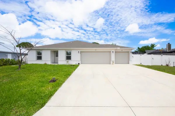 228 SE Sims Circle, Port St Lucie, FL 34984