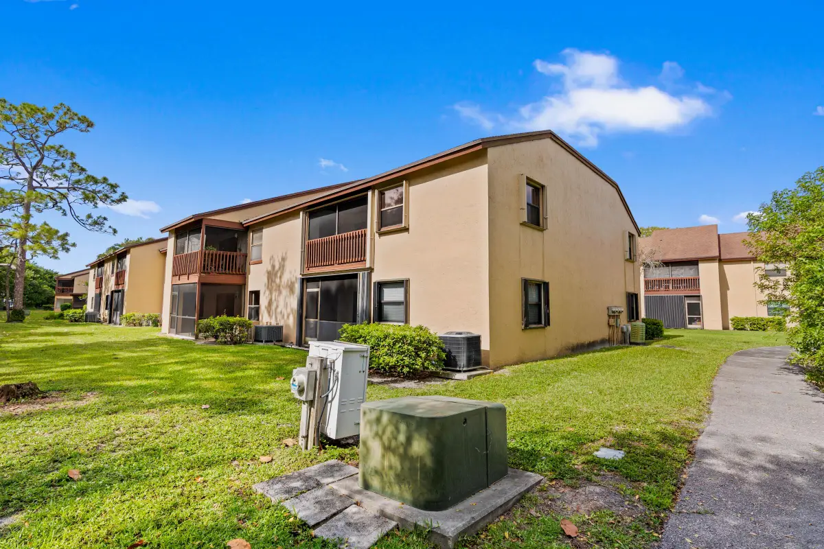 402 Lakeview Drive E, Royal Palm Beach, FL 33411 - #1
