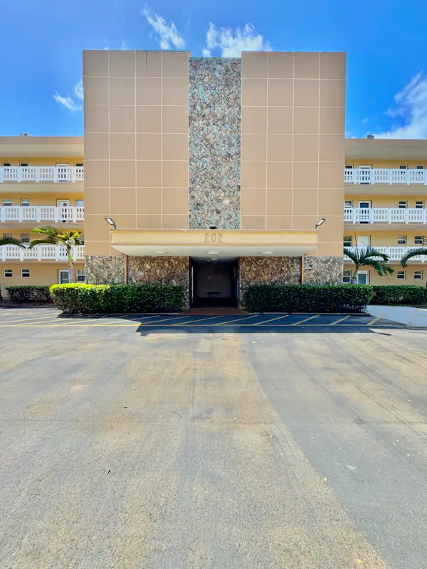 202 SE 10th Street #105, Dania Beach, FL 33004
