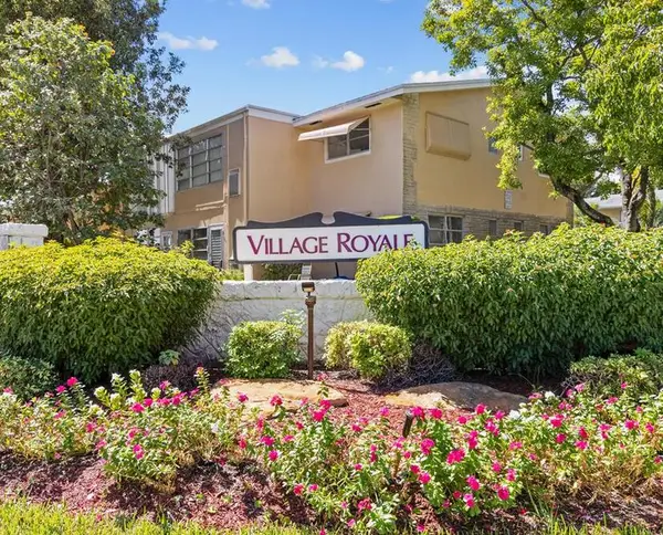 2102 NE 1st Way #103, Boynton Beach, FL 33435