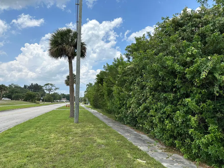 1654 N Central Avenue, Sebastian, FL 32958 - #3
