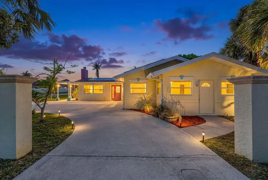 614 SE Flamingo Avenue, Stuart, FL 34996 - #2