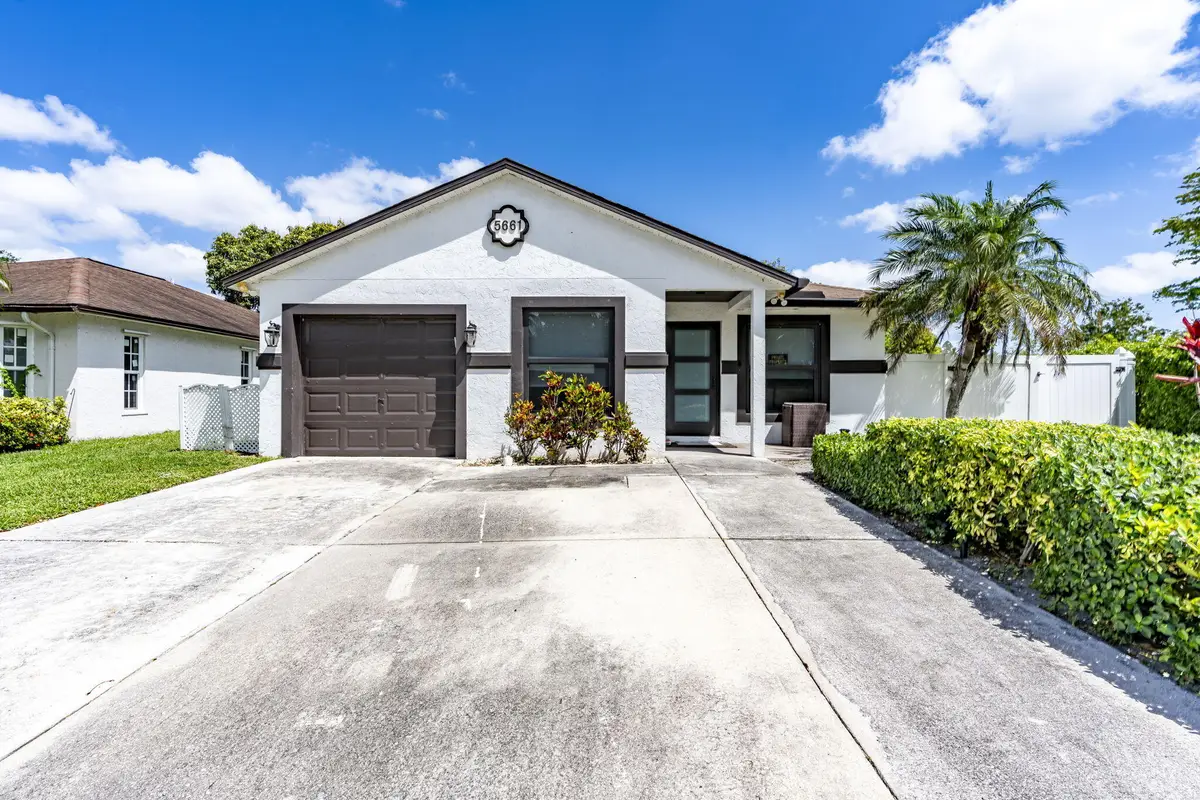 5661 Boynton Bay Circle, Boynton Beach, FL 33437 - #1