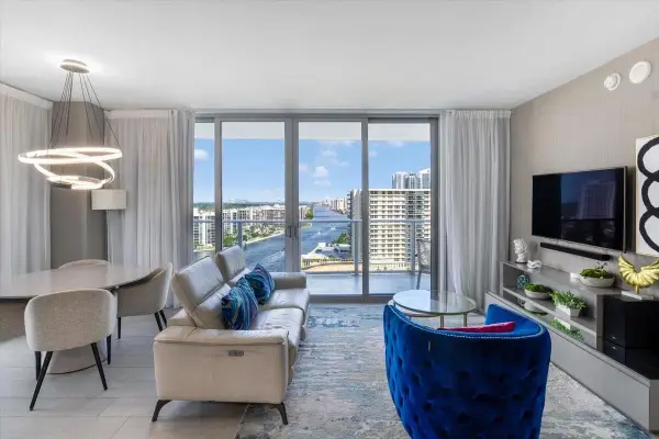 4010 S Ocean Drive #R1102, Hollywood, FL 33019