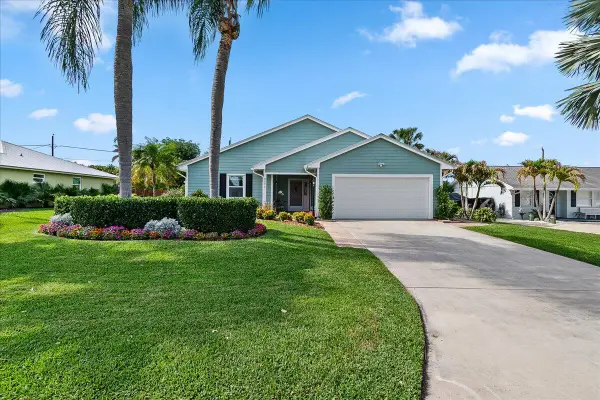 8093 SE Carlton Street, Hobe Sound, FL 33455