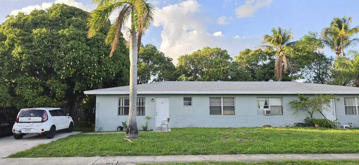 233 SE 26th Avenue, Boynton Beach, FL 33435 - #1