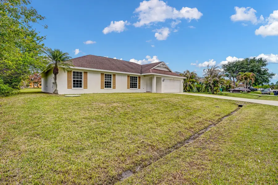 2125 SW Salvatierra Boulevard, Port Saint Lucie, FL 34987 - #3