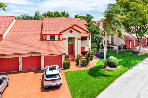 7685 Lexington Club Boulevard #B, Delray Beach, FL 33446