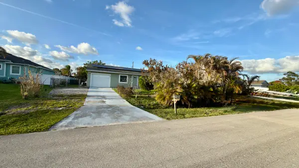 533 SW Crawfish Drive, Port St Lucie, FL 34953